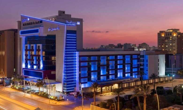فندق كراون بلازا المنهل فندق كراون بلازا المنهل